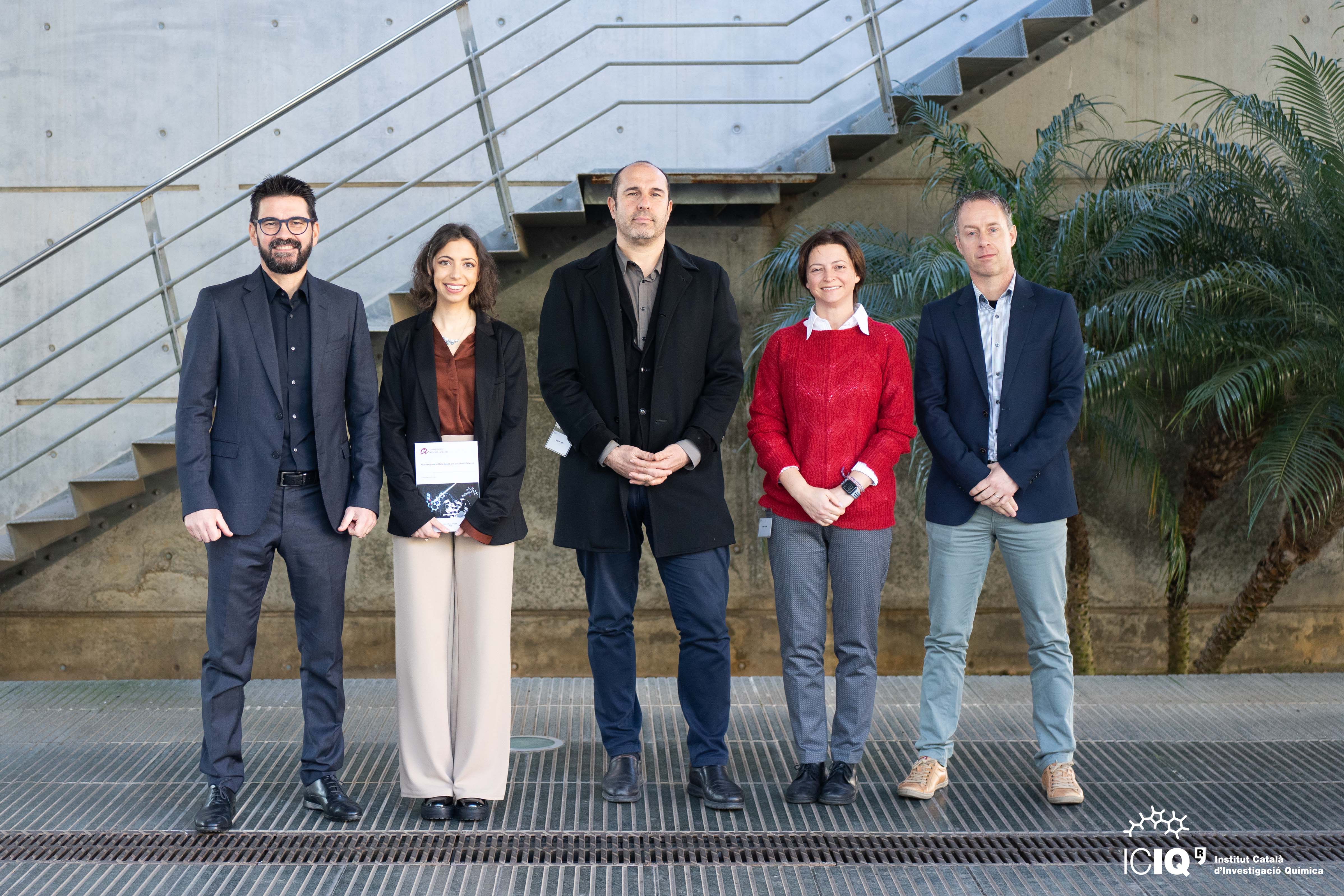 Dr. Faraone with her thesis supervisor and the members of the evaluation committee